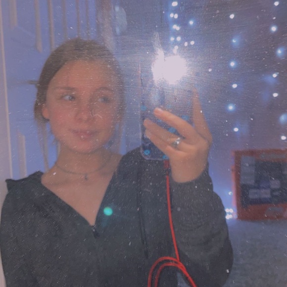 Meet your Posher, Mykenzie - Picture 1 of 1